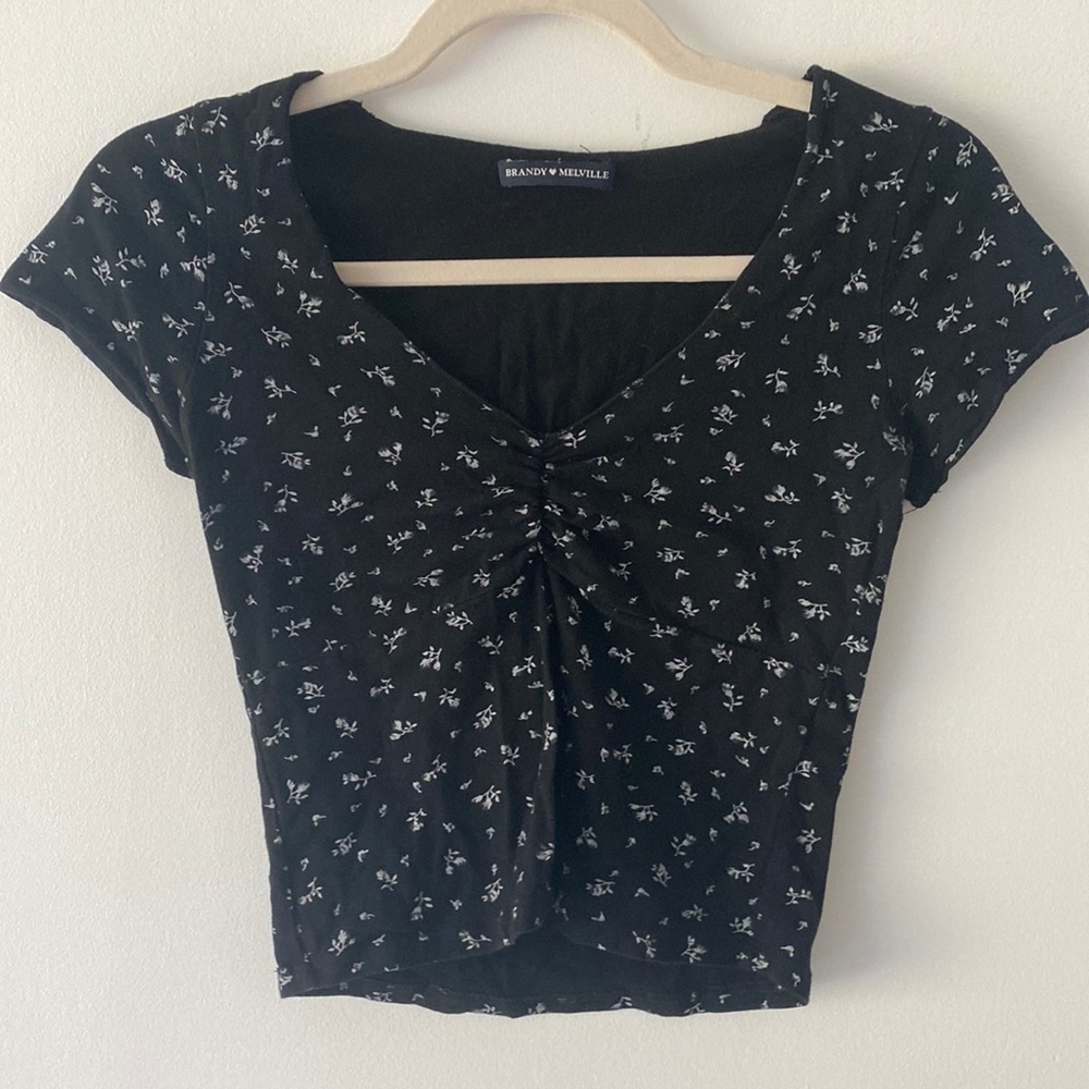 Brandy Melville tshirt